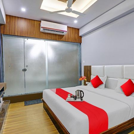 Hotel O Max Surat Exterior photo