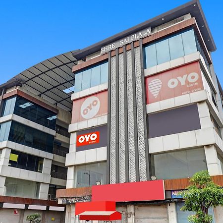 Hotel O Max Surat Exterior photo