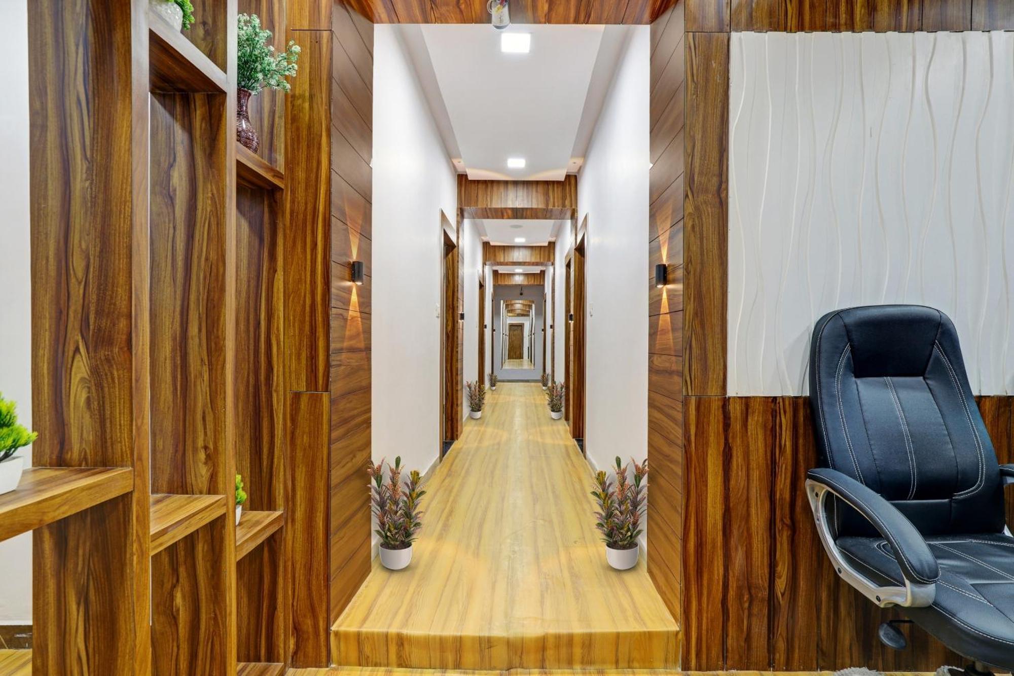 Hotel O Max Surat Exterior photo